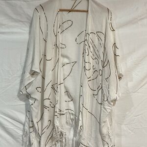 Chic White Floral Kimono Cardigan